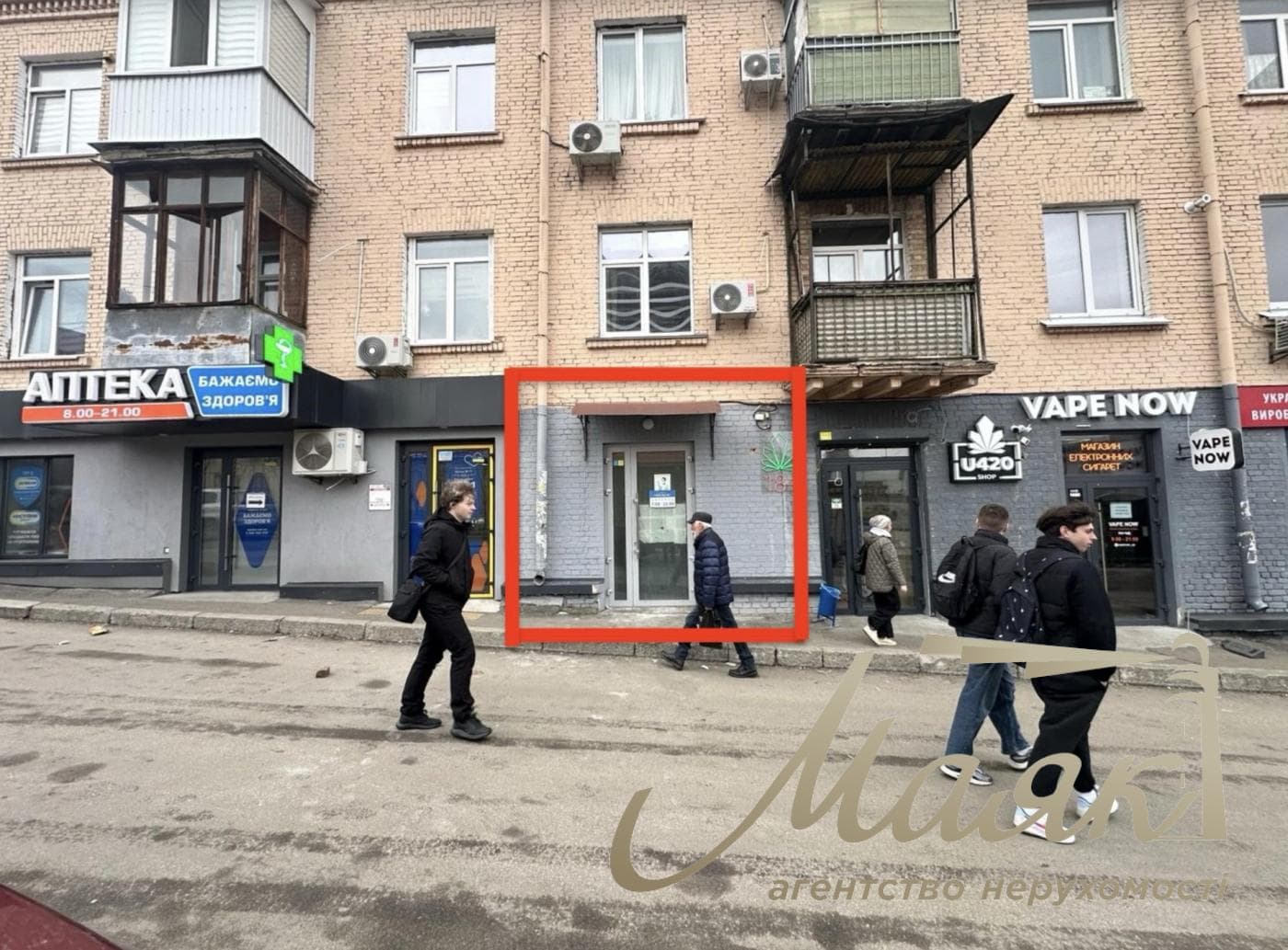 Аренда фасадного коммерческого помещение (54м2) по адресу Стадионный переулок 4/1