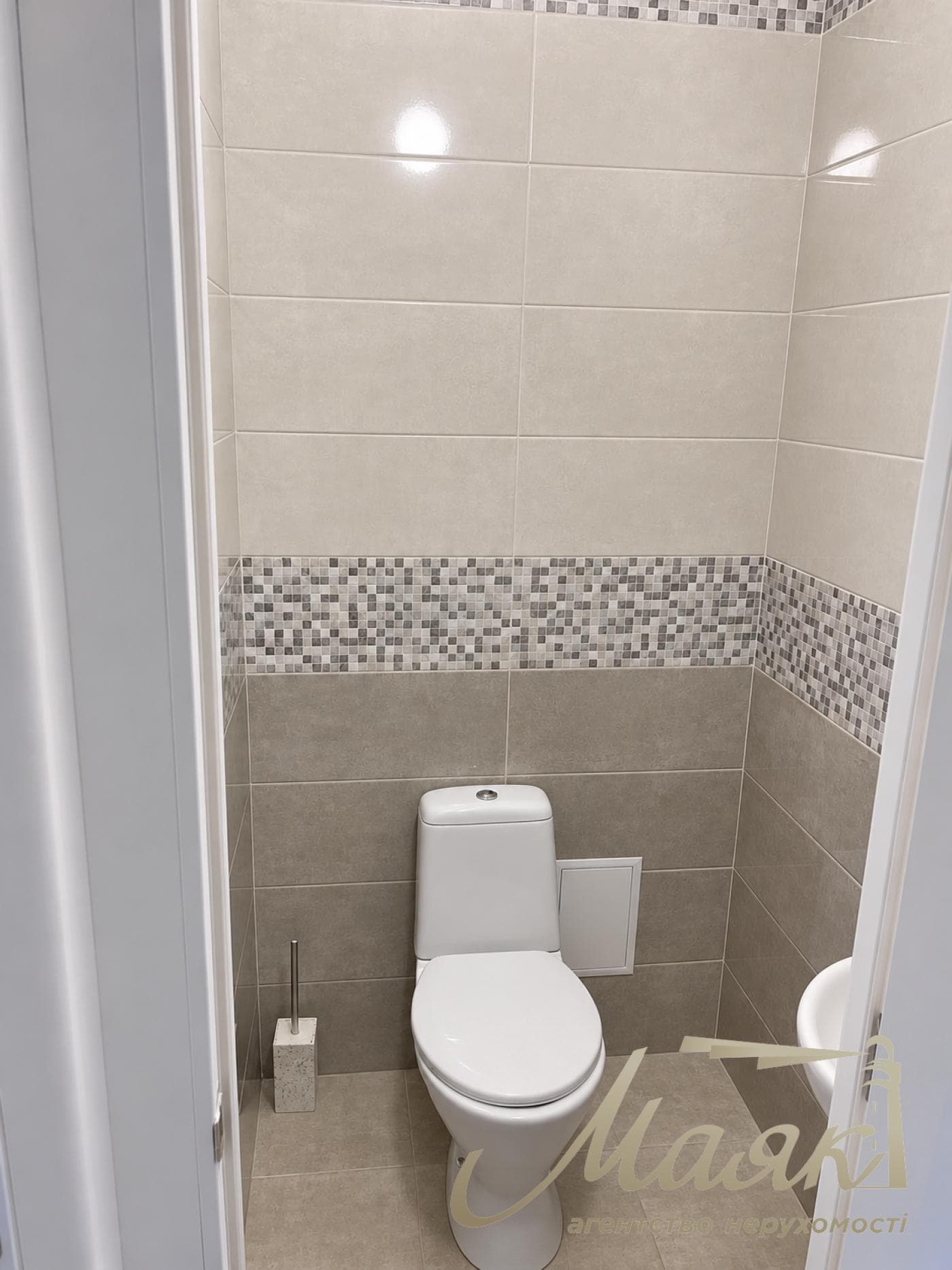Продаж 1-кімнатної квартири з ремонтом у ЖК The Lakes, Голосіївський район, провулок Ясинуватський, Деміївка, Київ