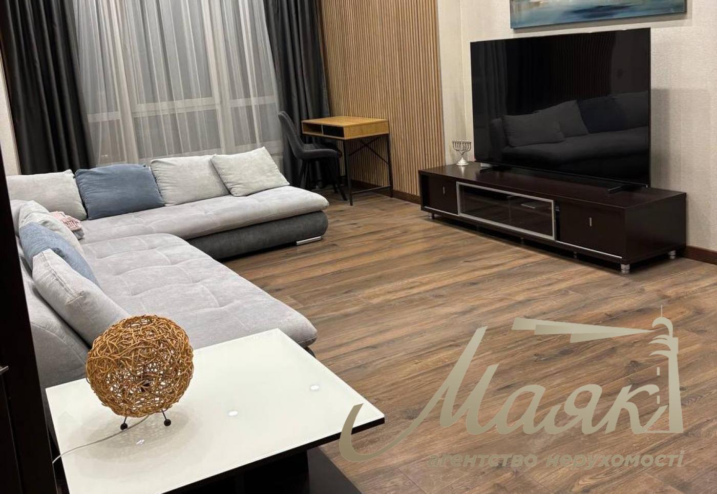 Rent 2-bedroom apartment 85m2 LCD Novopecherskie Lipki str. Andrey Verkhoglyada