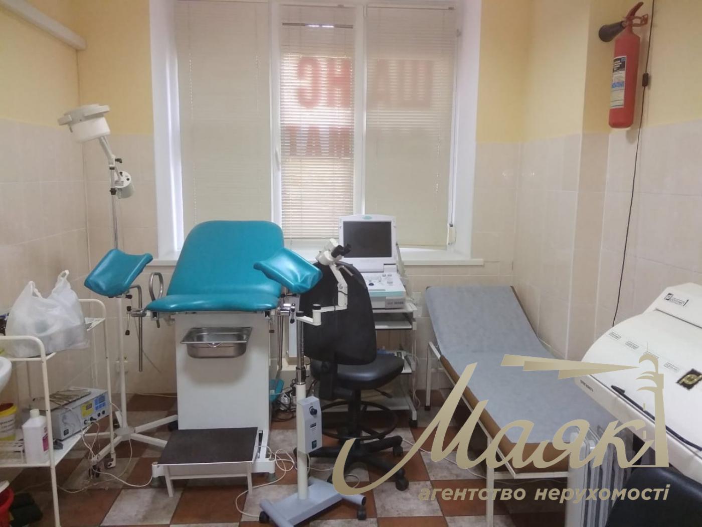 Оренда фасадного приміщення 134 м2 у Печерському районі, вул.Кіквідзе (Бойчука) 18А