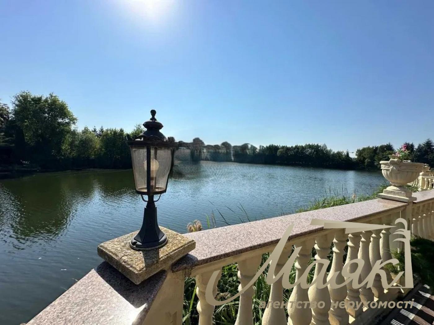 We offer for sale VIP-house in the cottage town "Golden Gate" (Koncha-Zaspa), Obukhovsky district.