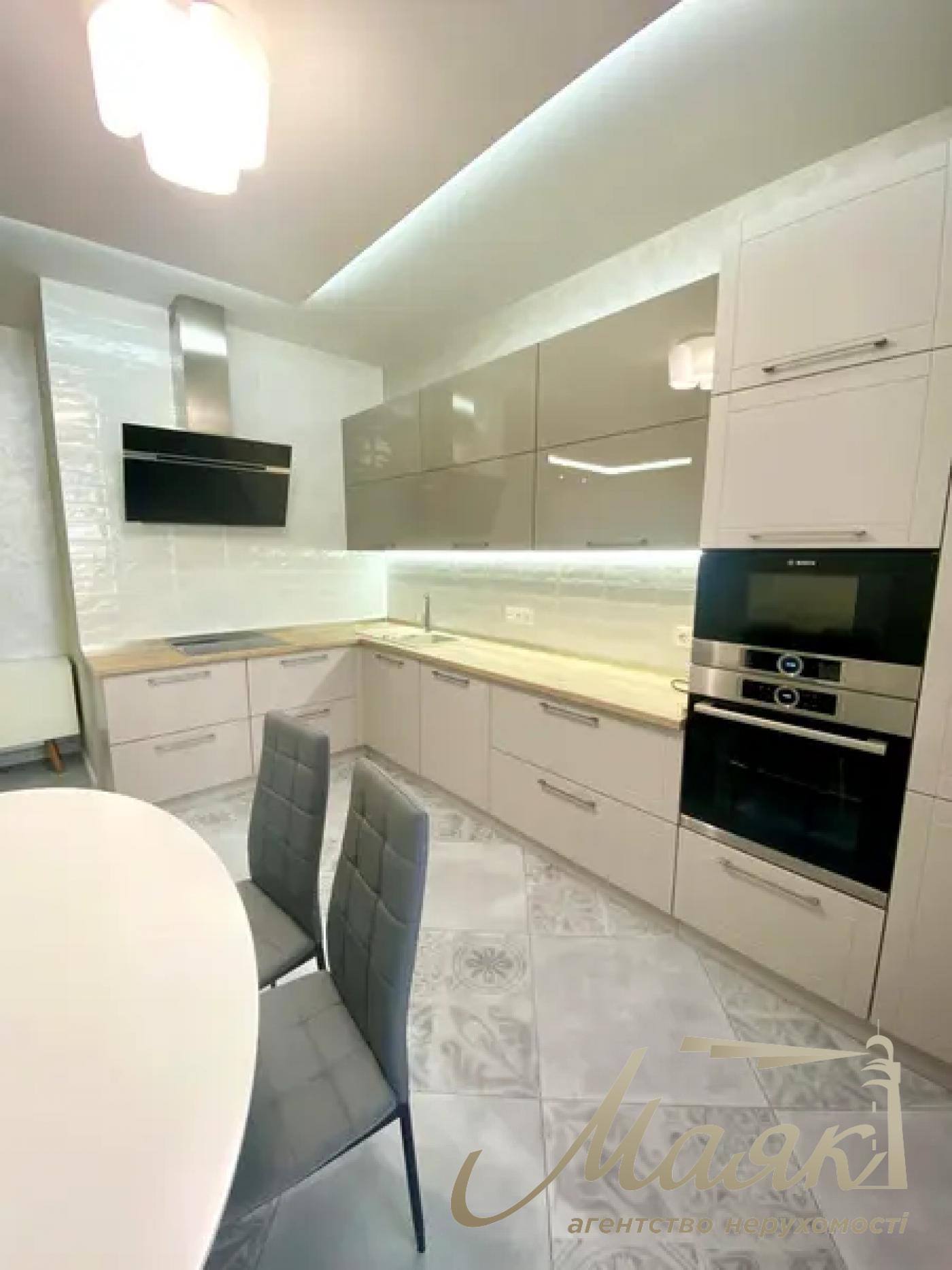 Оренда 2-х кімнатної квартири в ЖК Новопечесркі Липки, вул.Верхогляда 11, Печерськ