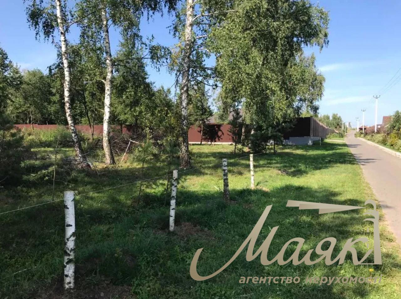 Sale of land in the village of Ivankovchi, 33 hundred square meters