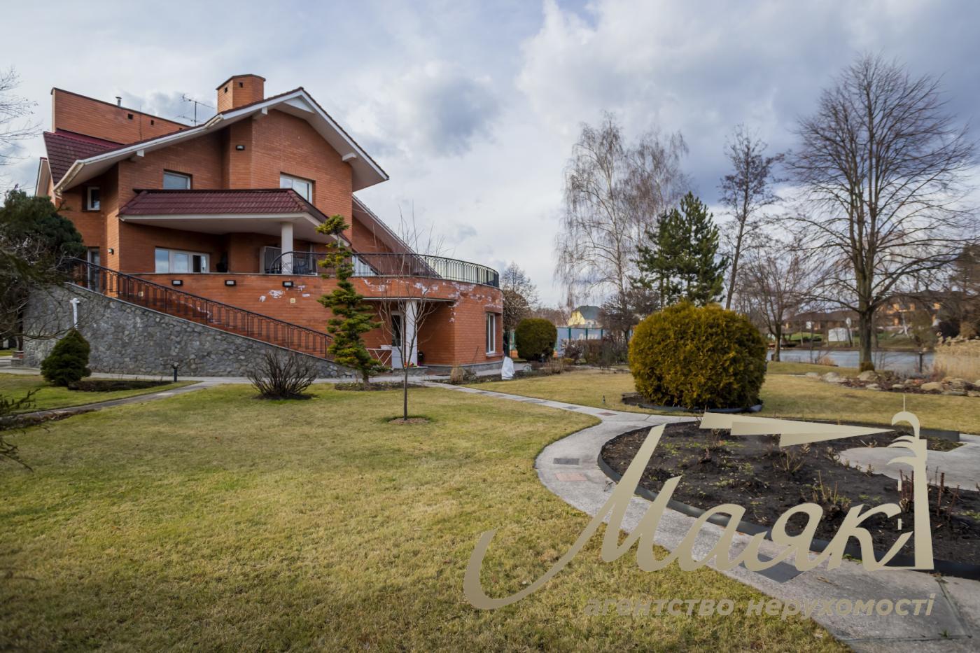 Sale of a house in the residential complex "Golden Gate", Kozin village.