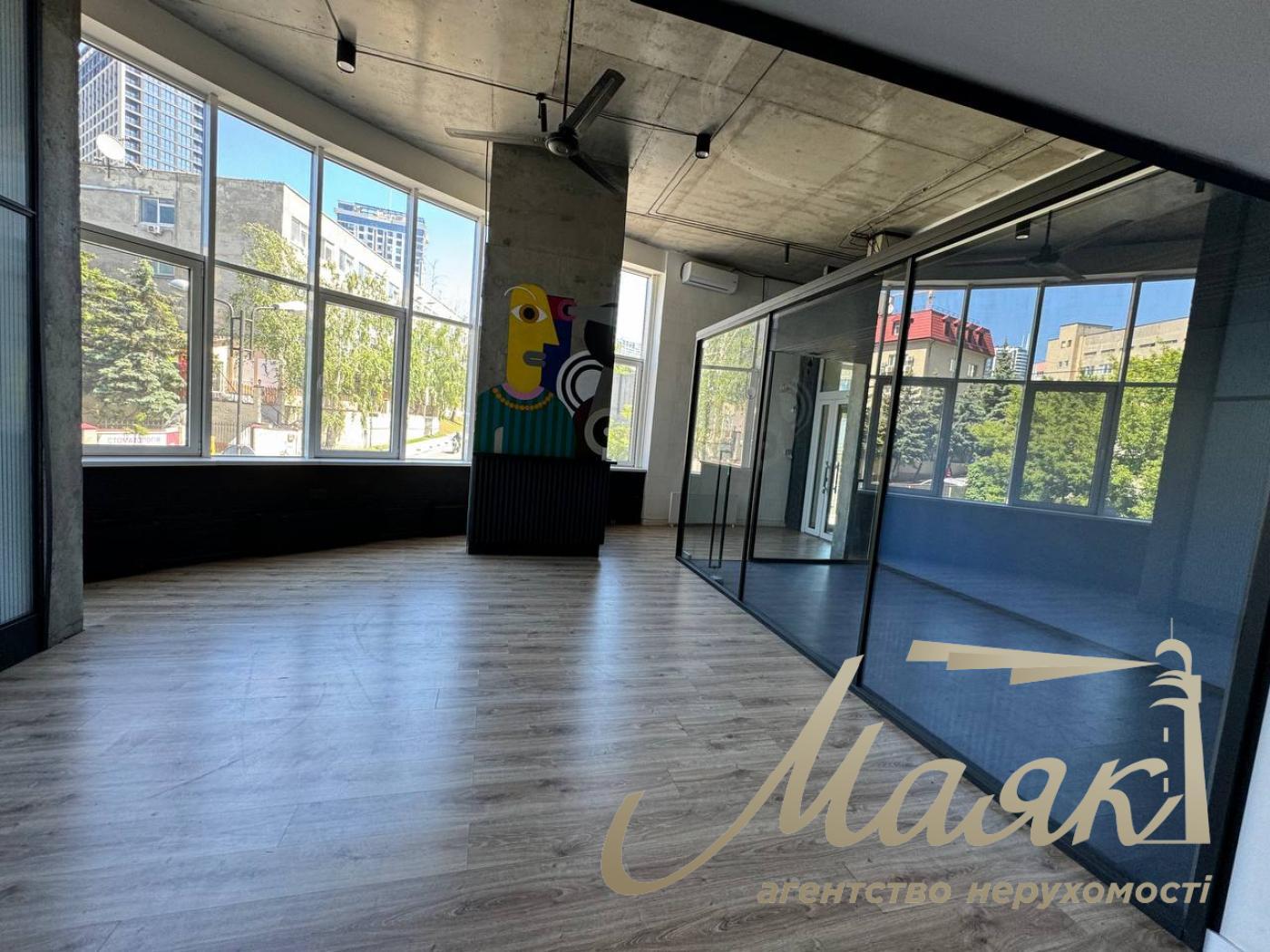 Sale of commercial premises 160 m2 in residential complex Prestige Hall, Tyutyunnika 37/1, Center