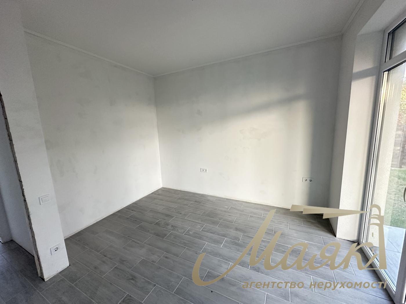 Sale 90m2 Duplex, Starye Petrovtsy, Zhovtneva st.