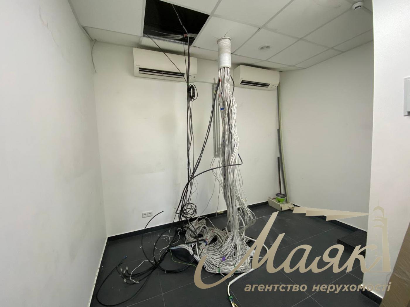 Аренда офиса 648 м2 в БЦ на Дорогожичах, возле метро