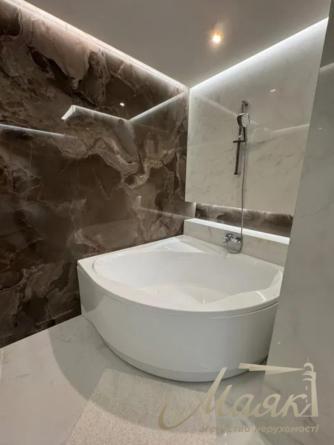 Rent 3k apartment in LCD Barvinok, Dniprovsky district, invertor