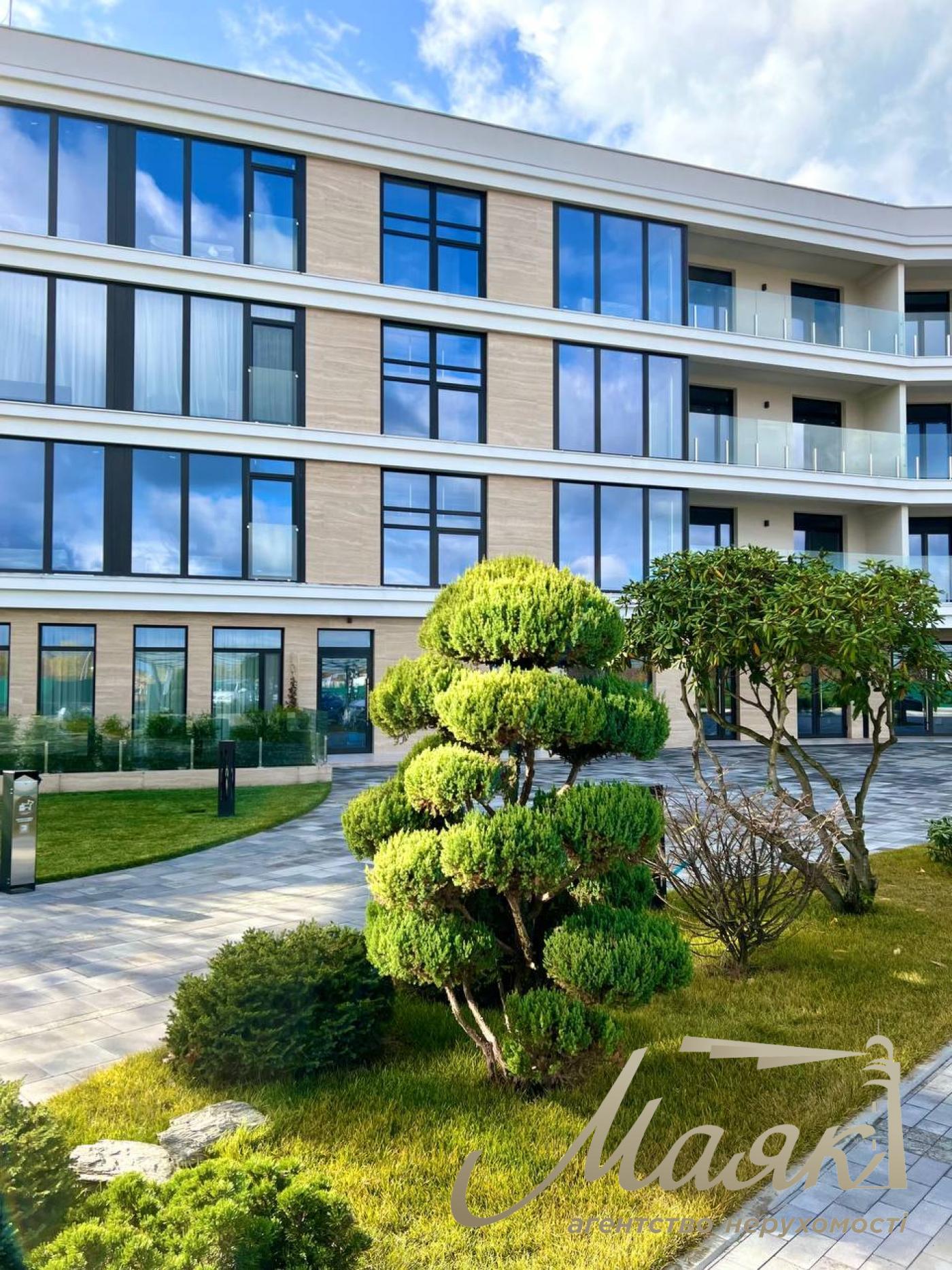 Sale of a 3-room apartment with a view in the Park Lake City residential complex, Podgortsy, Novoobukhovskoye direction.