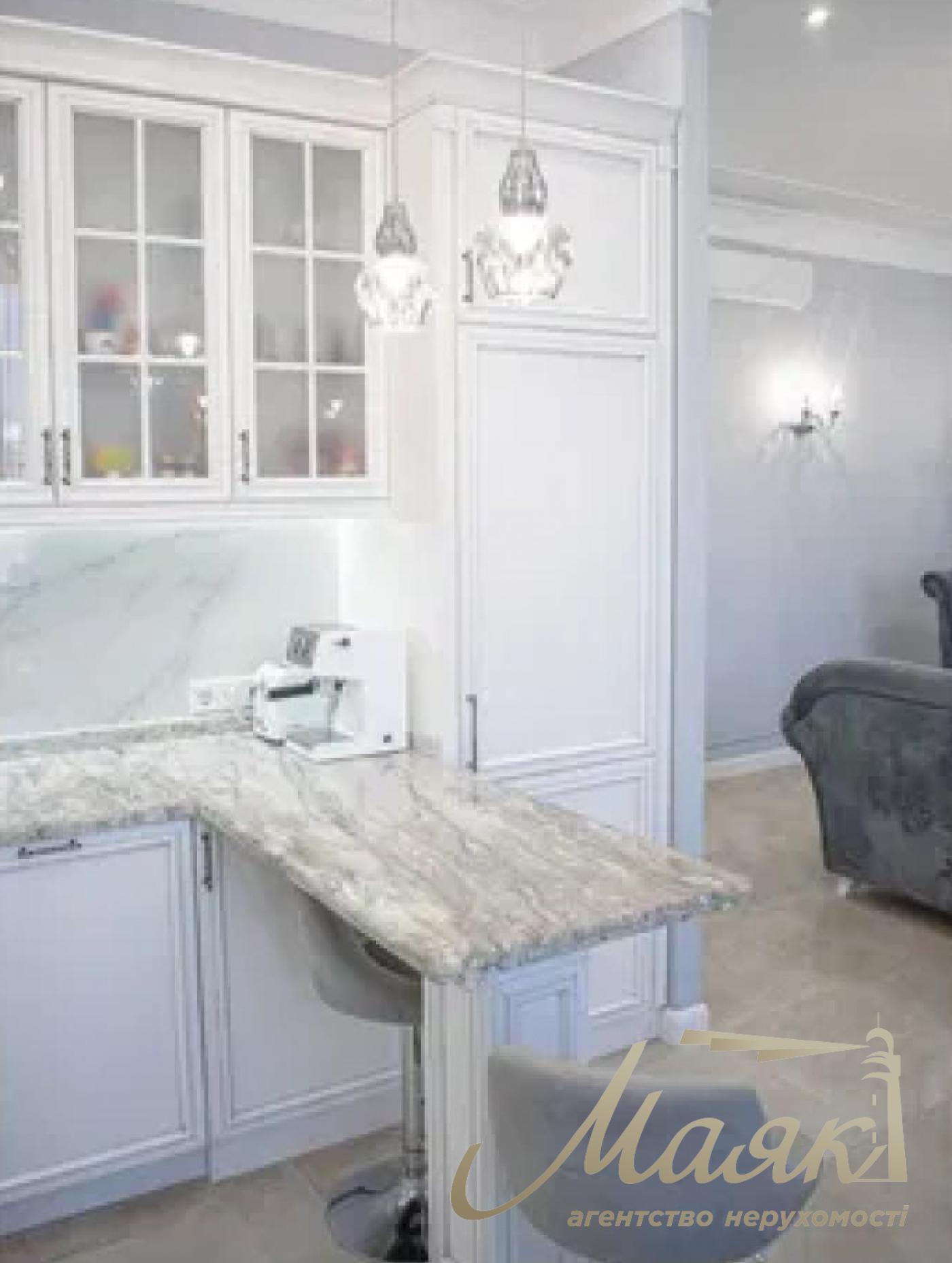 Продаж 4к квартири провулок Лабораторний, Печерськ