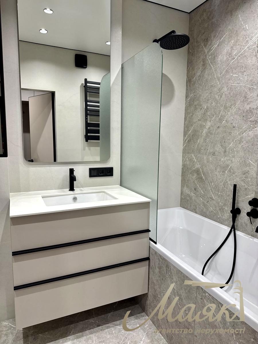 Продажа дизайнерской квартиры 74 м² в ЖК бизнесс класса White Lines, Голосеевский район, напротив парка