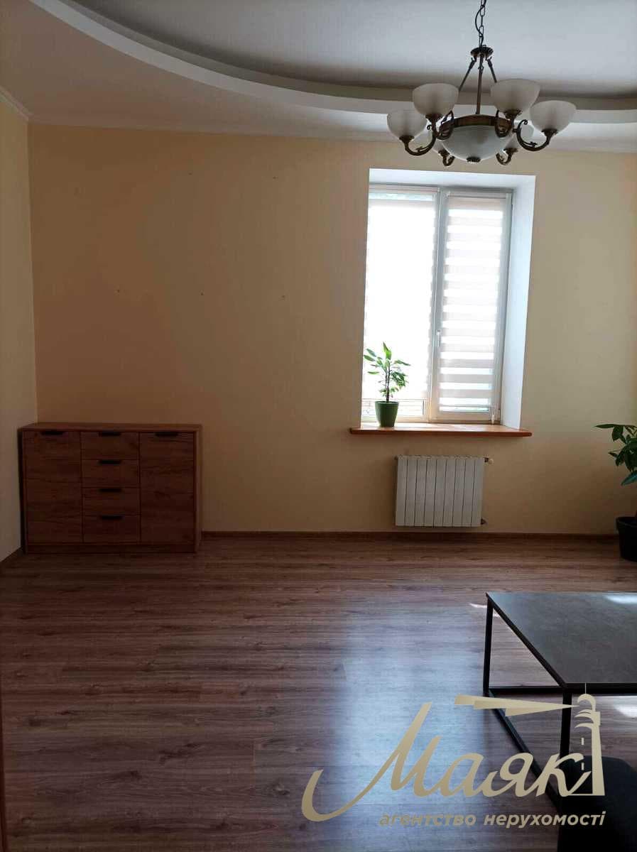 Оренда будинку площею 170 м² за адресою вул. Всеволода Петрива, 7, 5 хв пішки від станції метро «Нивки»