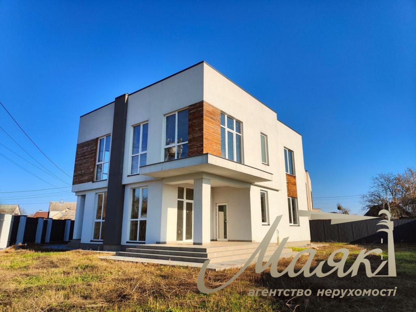 Продаж сучасного 2-поверхового будинку 200 м² на ділянці 8 соток, 5 хвилин від набережної в СМТ Козин/Конча заспа