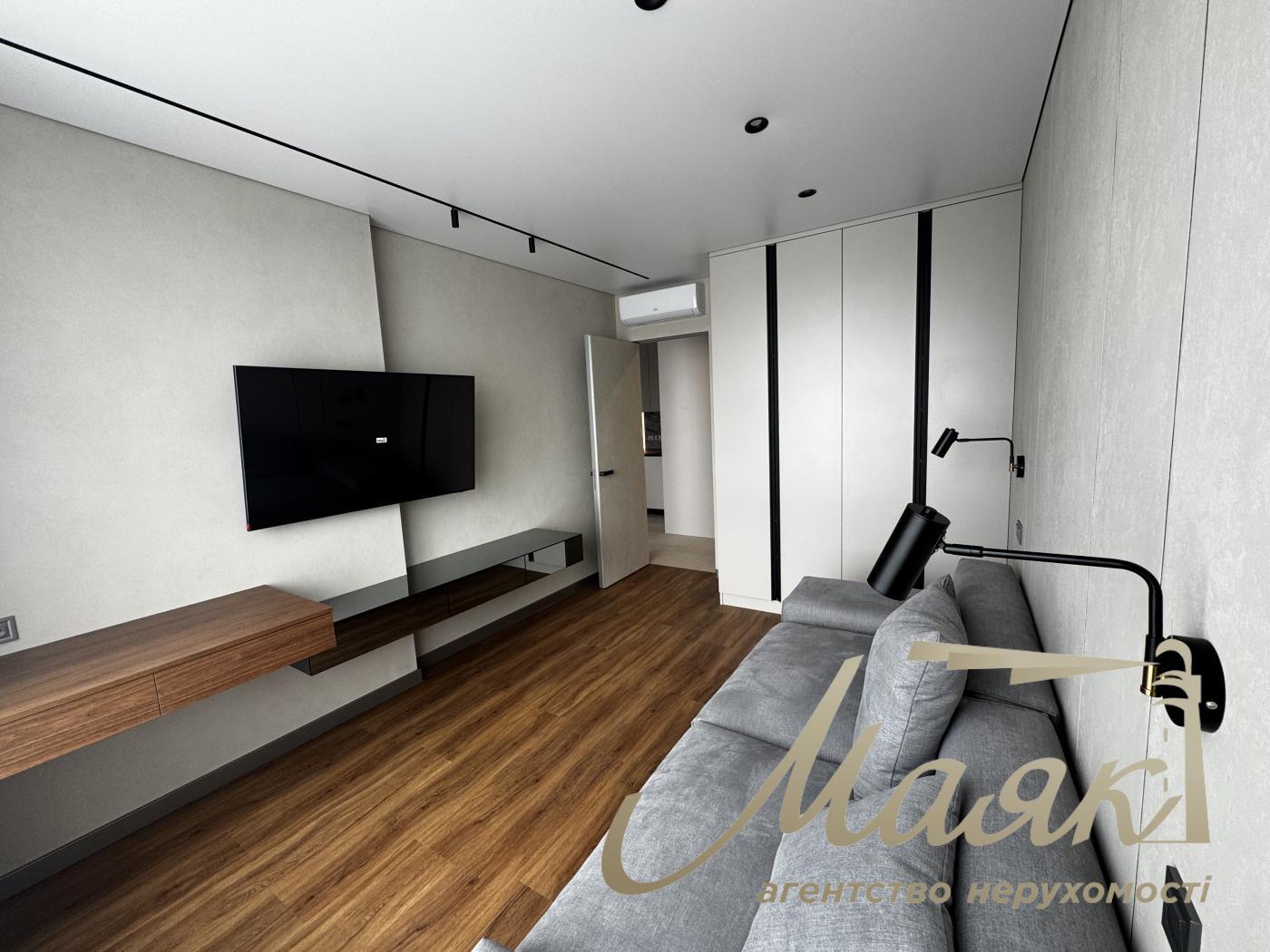 For sale 3-bedroom apartment in LCD Great