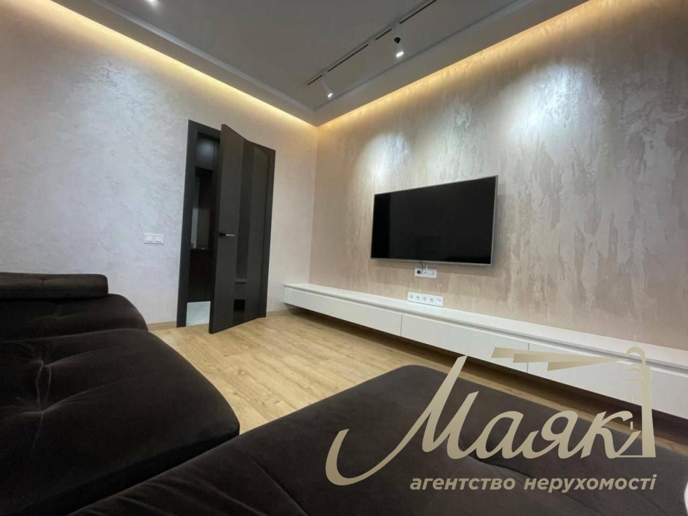 Sale of 2-room apartment 60m2 in residential complex Parkland, Yunosheskaya st. 17, Goloseevsky district, Kyiv.