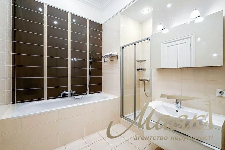 Rent 5 room apartment - Nazarovskaya (Vetrova) st. 19
