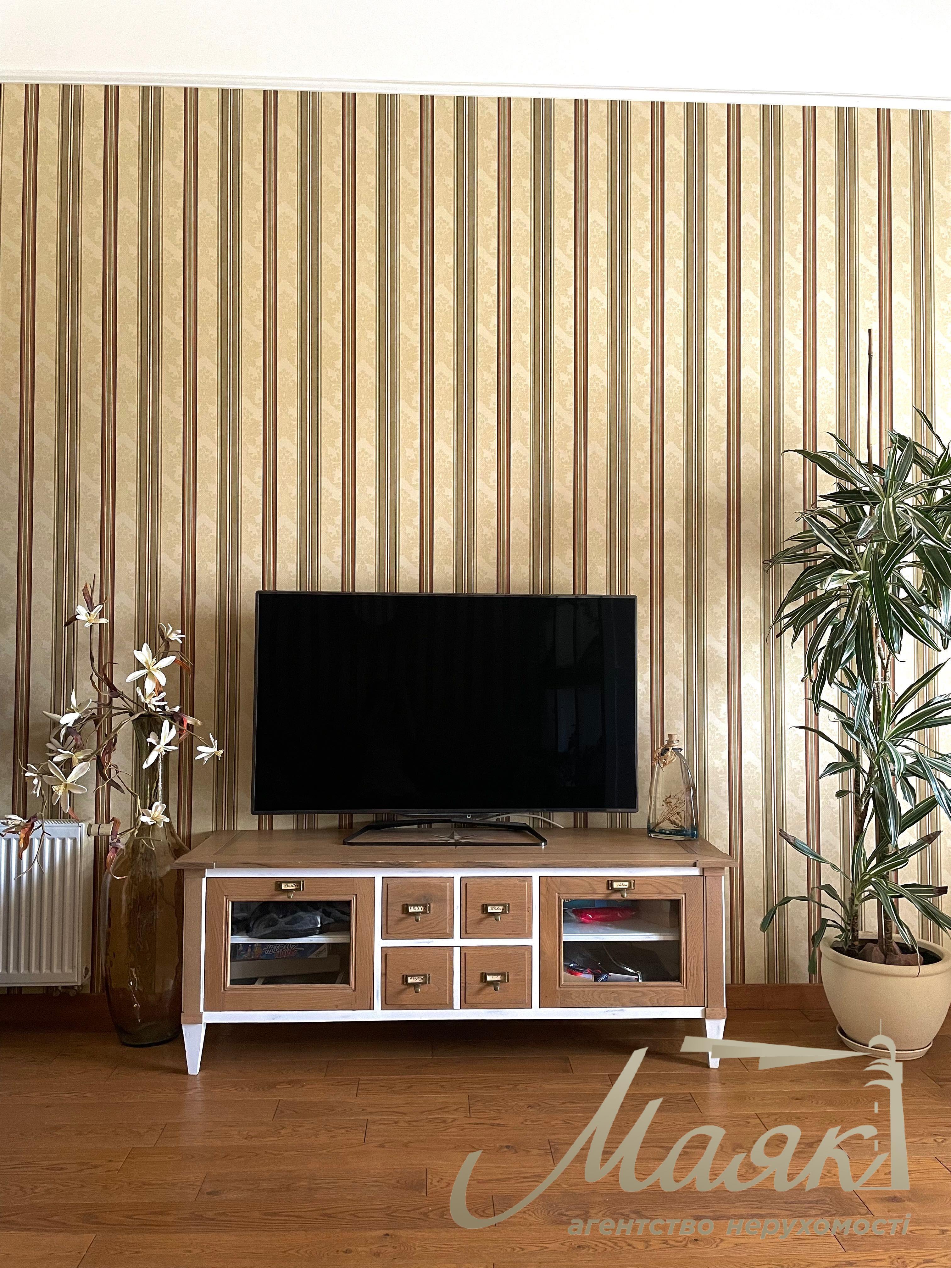 Оренда будинку 420м2 біля води, 9 км дамби, закритий КМ у с.Конча Заспа/Козин, Обухівський напрямок.