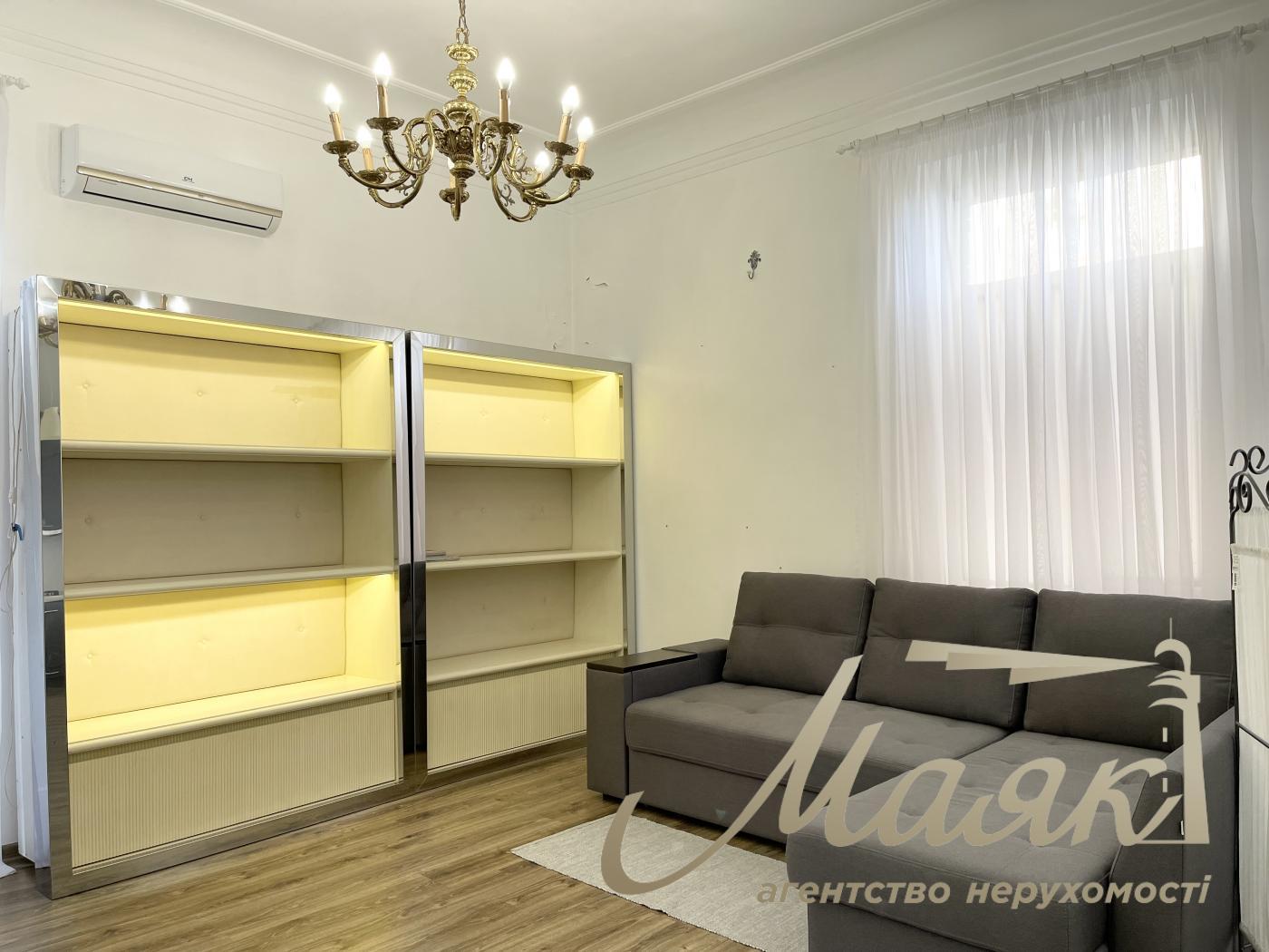 Продаж квартира-студія 40м2 в центрі вул. Заньковецької 6, Липки, Київ