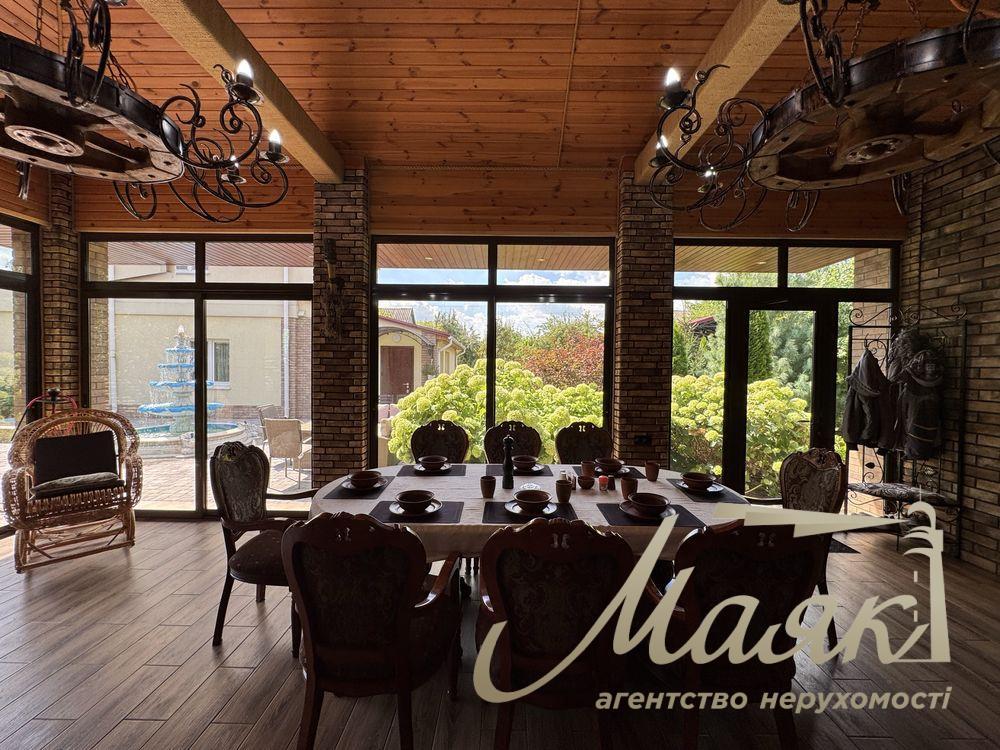 Продажа дома 260 м² с гостевым домом и баней c.Романков у Голубого озера, 10 соток, Обуховское направление, Киевская область.