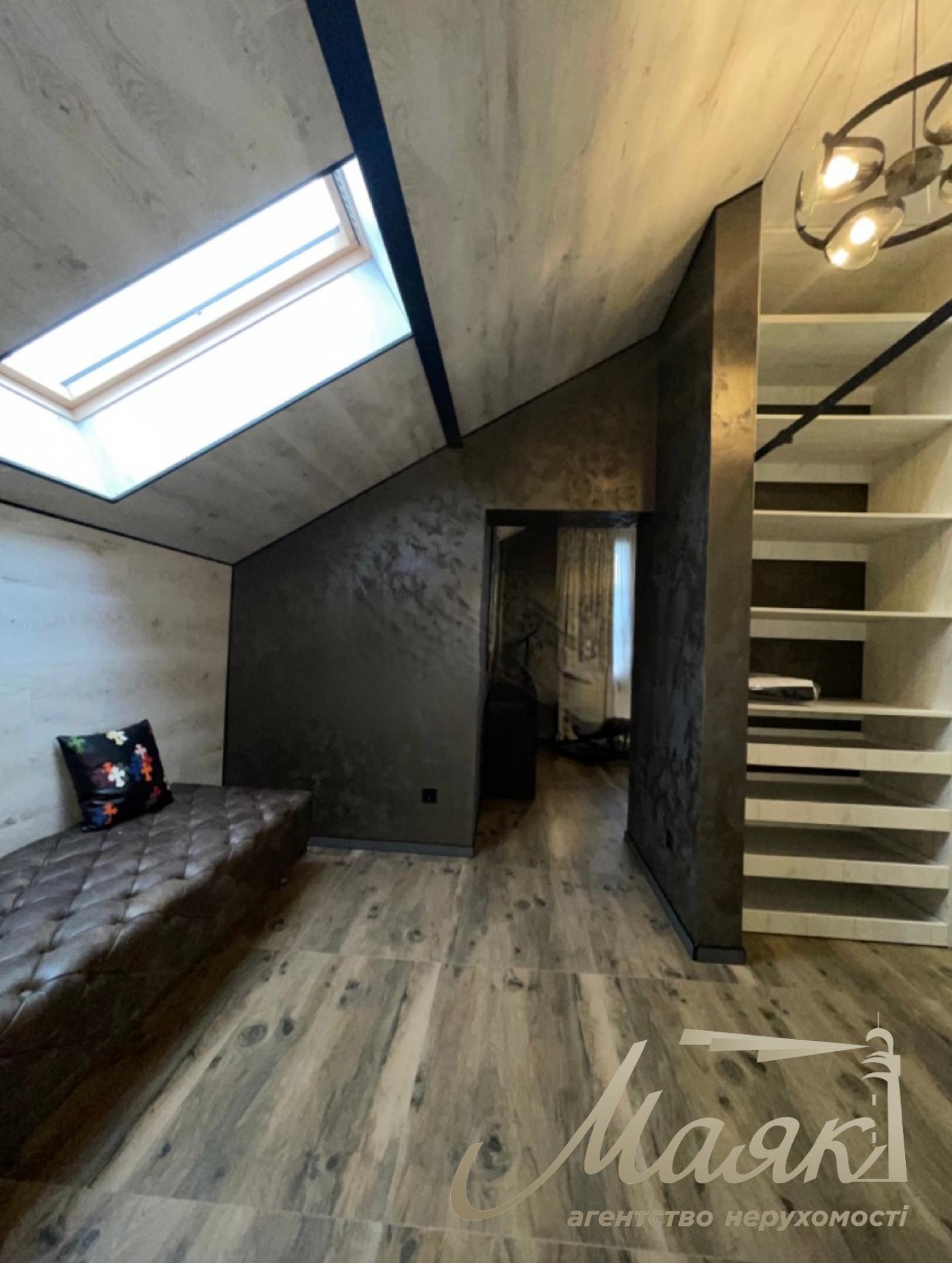 Продажа дома 400м2 в с.Плюты