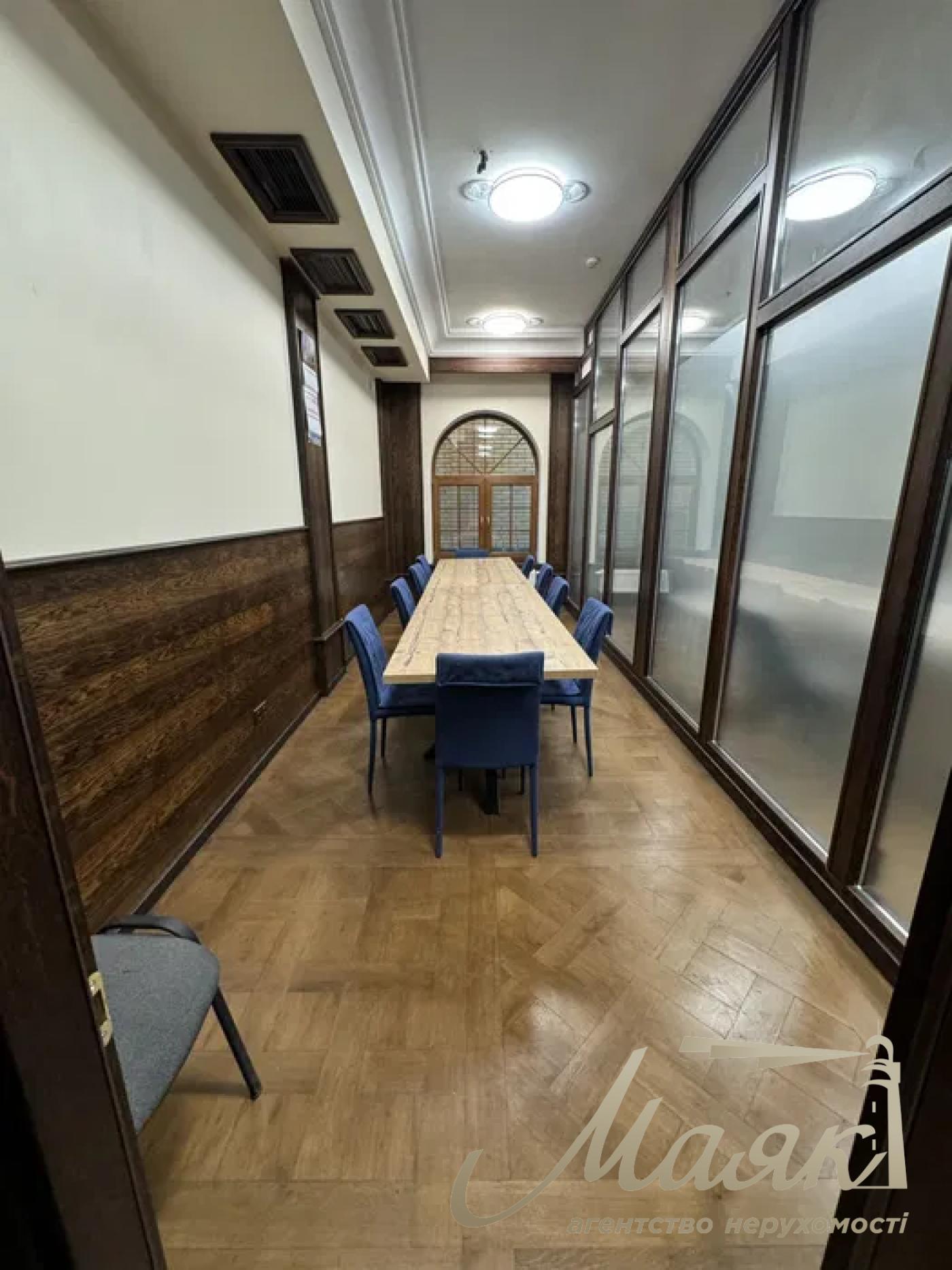 Office for rent 140 sq.m. Zhilyanskaya str., Center