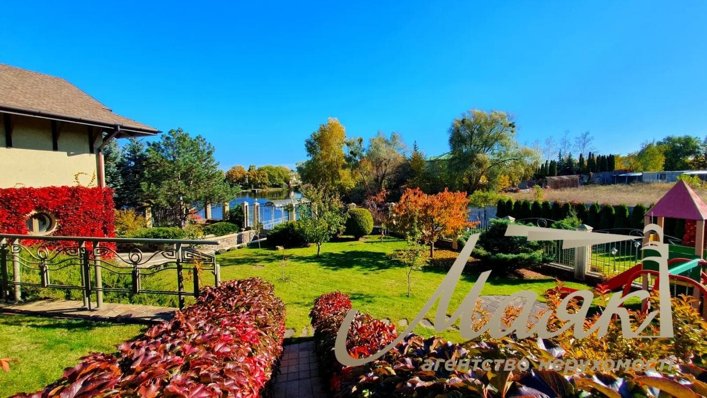 Selling a house on the Dnieper 700m2 in s.Kozin, Dam 2 km with a swimming pool in Kozin/Koncha Zaspa, Obukhiv direction, Kyiv region 45 hectares of land.