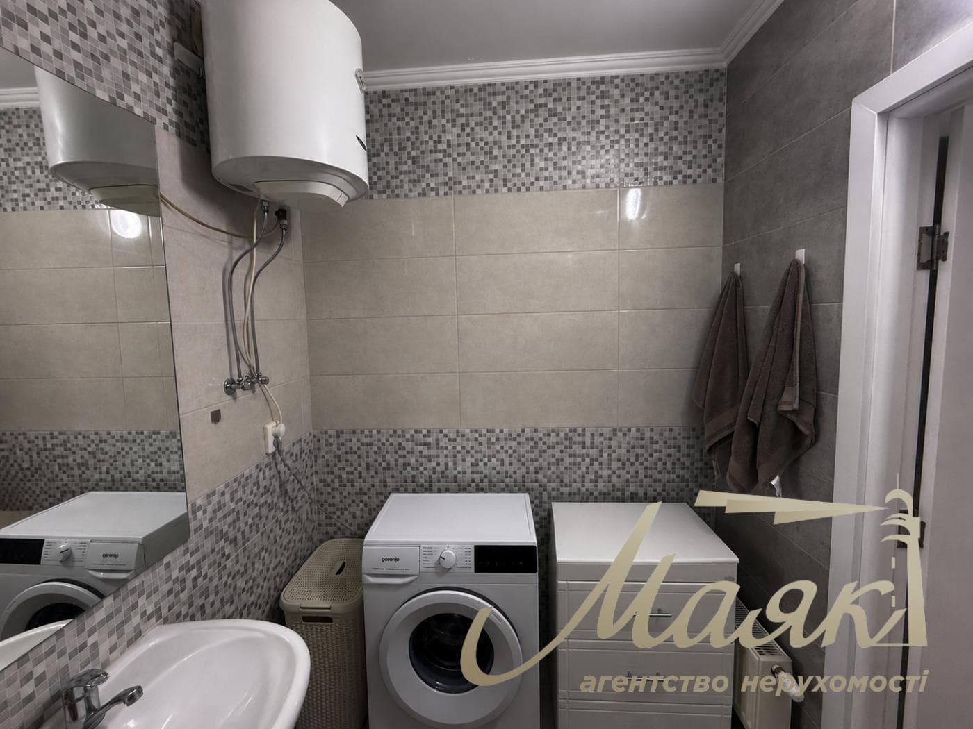 Продаж 1-кімнатної квартири з ремонтом у ЖК The Lakes, Голосіївський район, провулок Ясинуватський, Деміївка, Київ