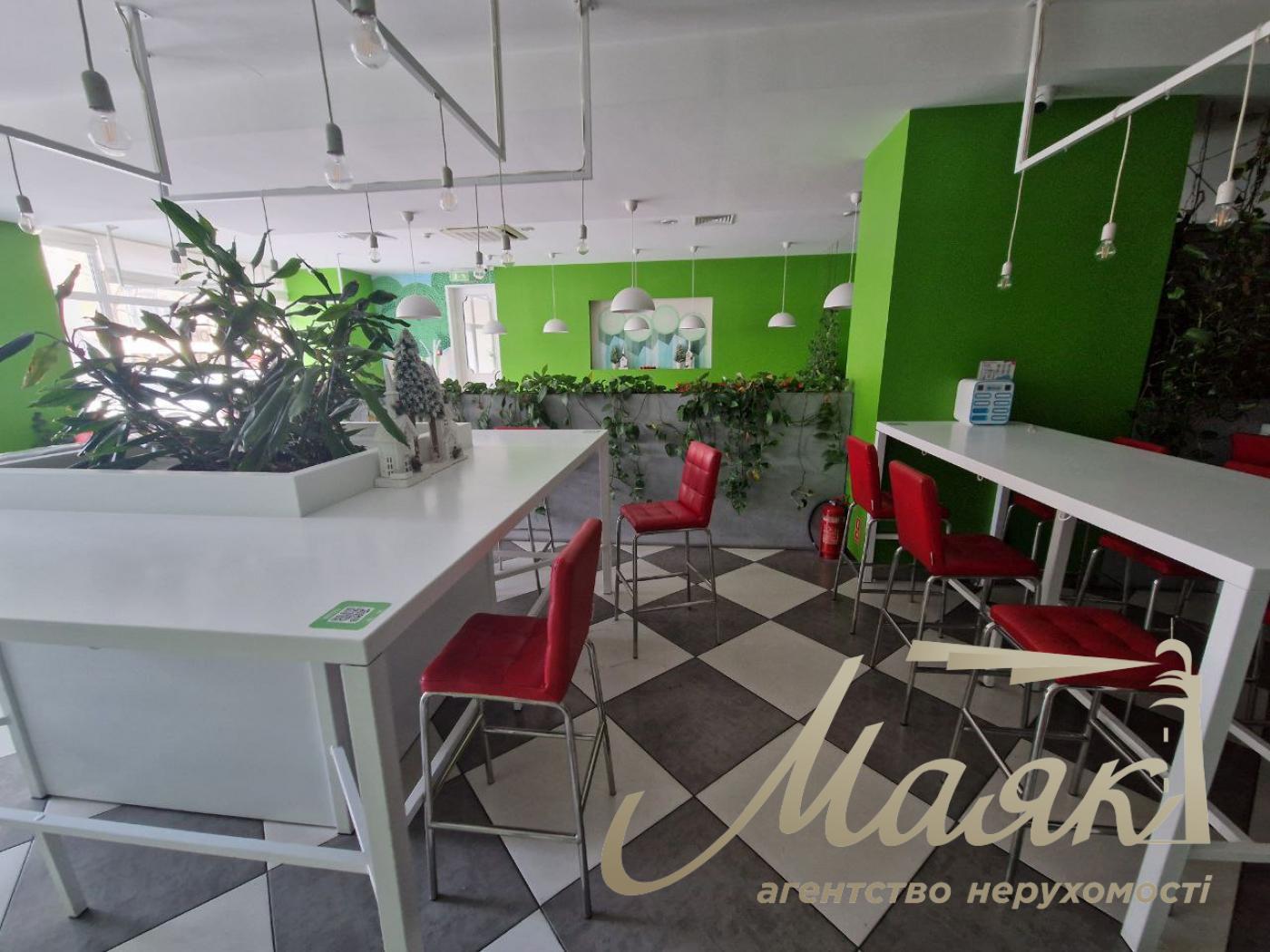 Rent a front room for a restaurant, store, cafe. Yaroslavskaya str., Podol, Kiev