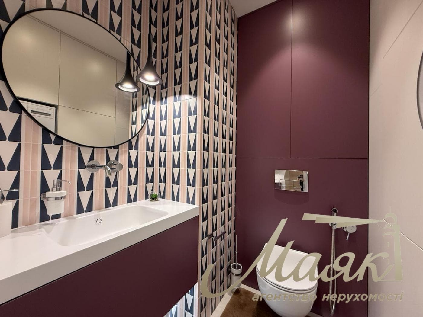 3-room apartment for rent in the "French Quarter 2" residential complex, 3a McCain Street, Pechersk