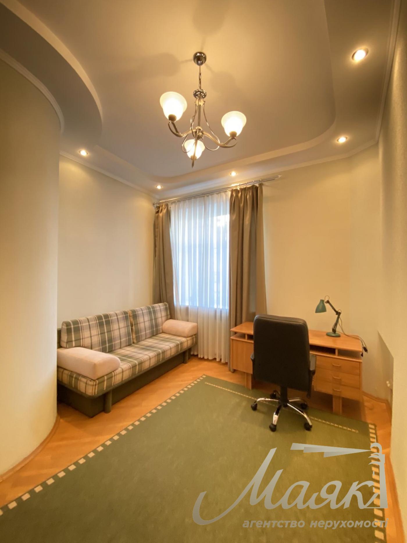 Аренда 3к. квартиры, ул. Антоновича (Горького), 4/6, Центр