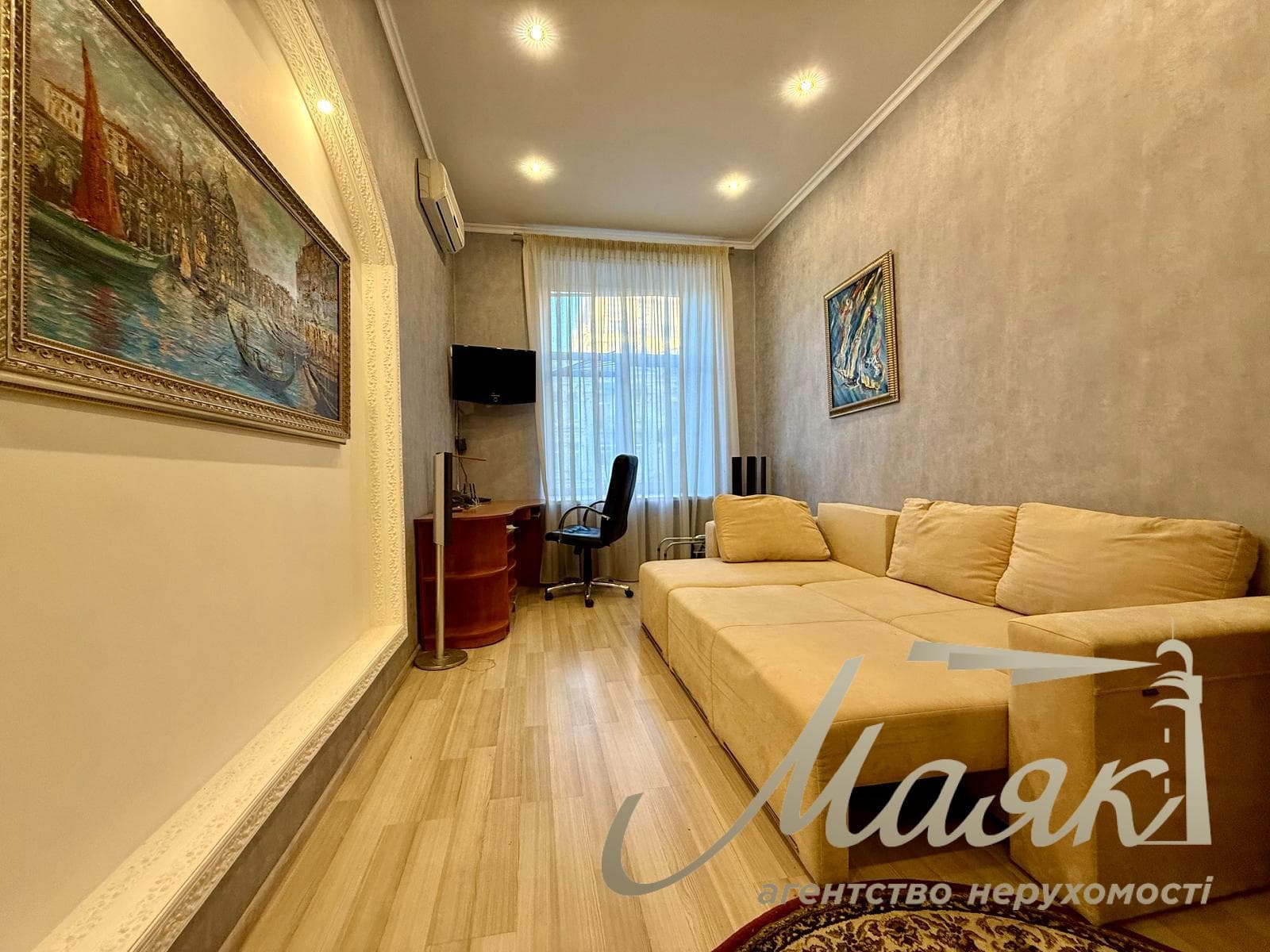 Оренда 3-кімнатної квартири площею 73 м² на вул. Саксаганського, 131-А, станція метро «Університет»