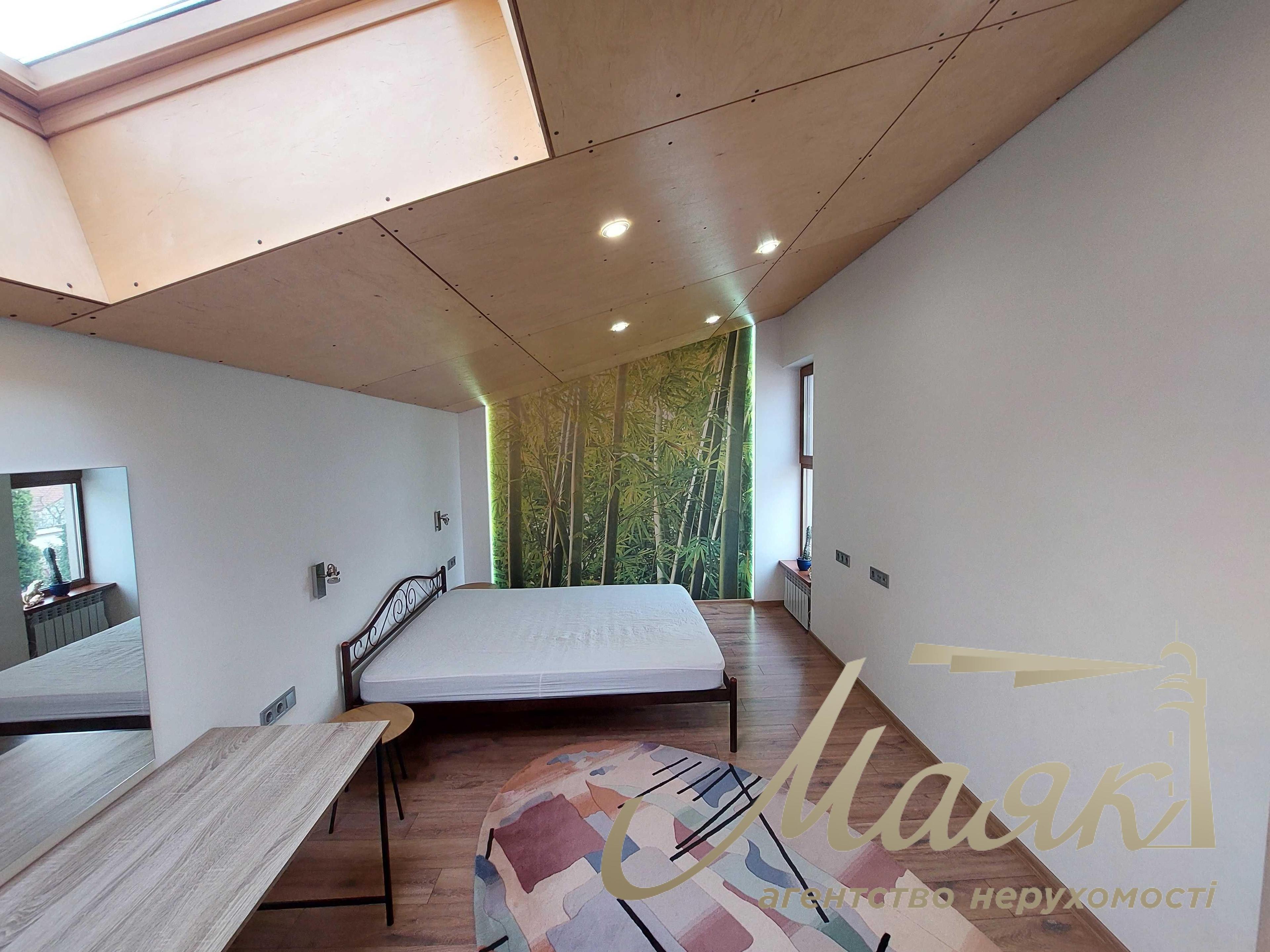 Оренда дизайнерського будинку 120 м² з доступом до бункерних апартаментів, сауною і великою терасою, Пуща-Водиця, Київ.