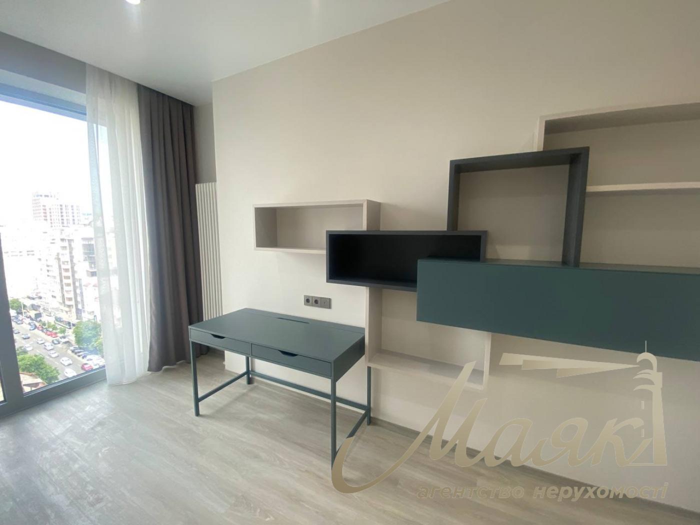 Rent of a 4-room apartment in the Atlantic residential complex at 118 Antonovycha Street, Palace of Ukraine.