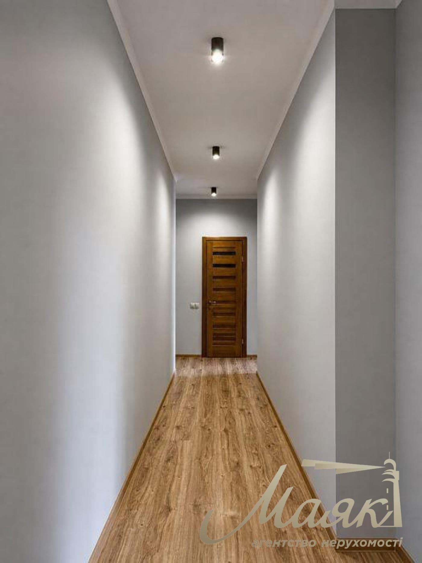 107.3 m² Office Space for Rent in the Prestige Hall Residential Complex, V. Tyutyunnik Street, Nizhny Pechersk