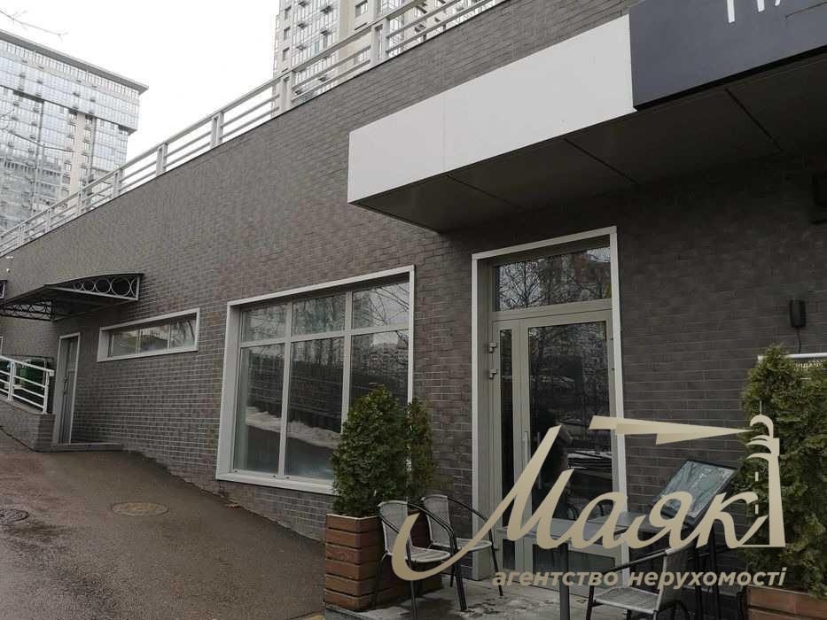 Продажа коммерции 212м2 под кафе, ЖК River Stone