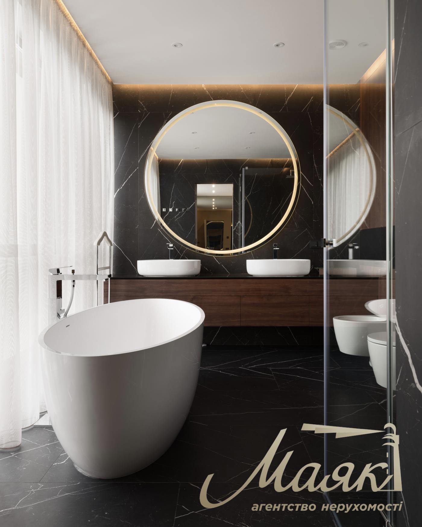 Sale of 2-storey townhouse 296m2, (3.5 hundredths) Kozin