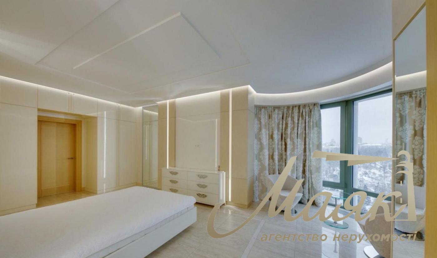 Penthouse for sale, Nazarovskaya St., Center