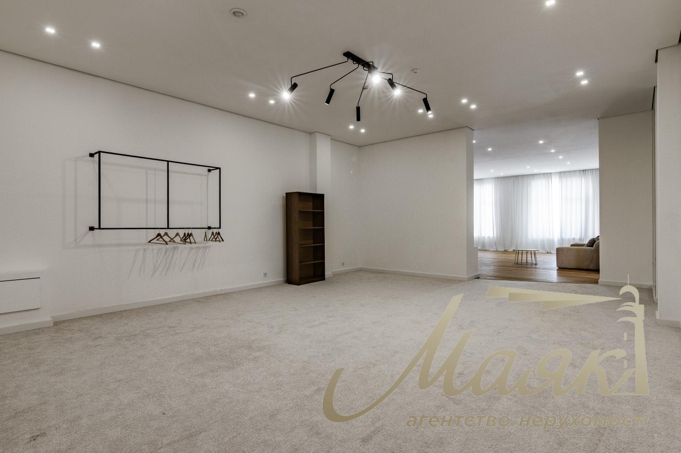 Оренда будівлі 3500м2 у с. с. Красне Перше, поруч із м. Обухів