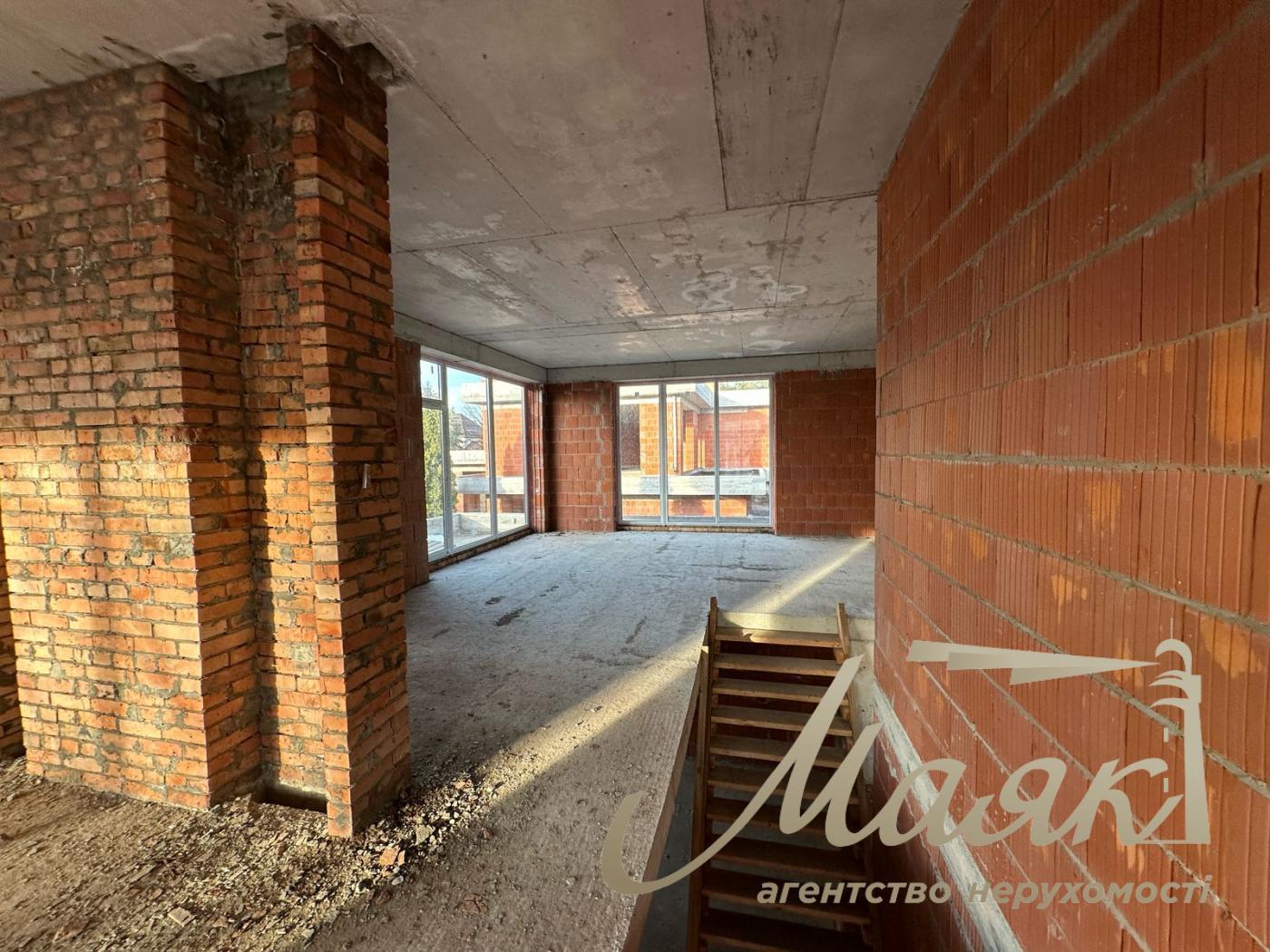 We offer for sale a modern house in a cottage town in the village Kozin, Koncha-Zaspa area