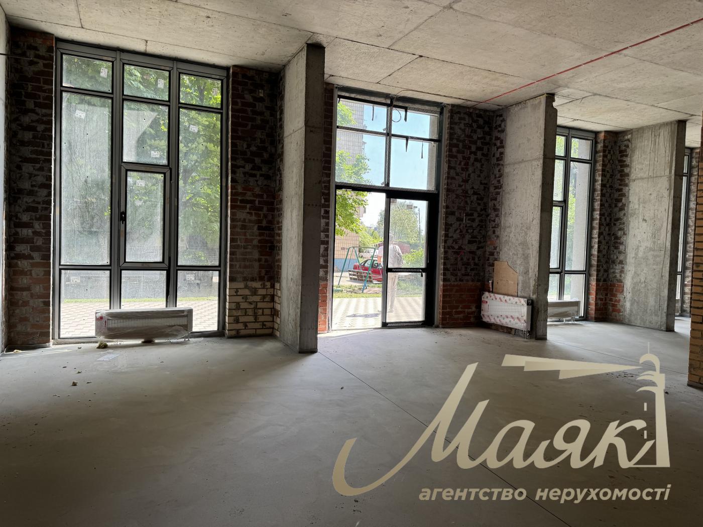 Rent of façade premises of 388 m² in the residential complex "Suchasny Kvartal", Otradny, Solomyansky district.