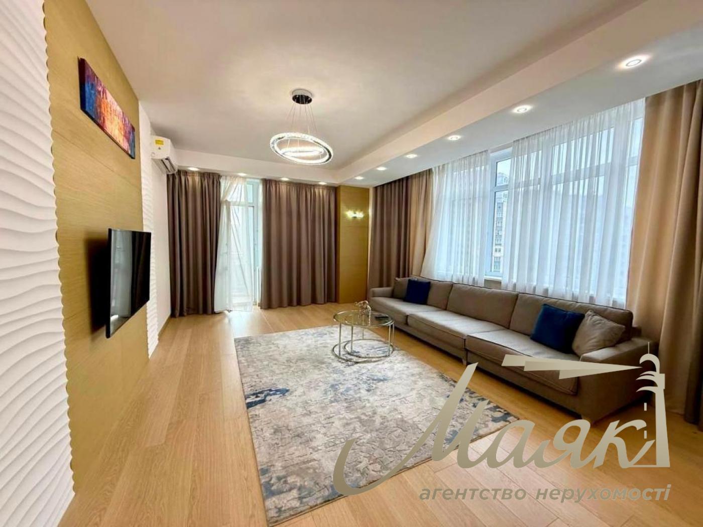 Rent 2-bedroom apartment in the historical center, Koninsky St. (Turgenevskaya)