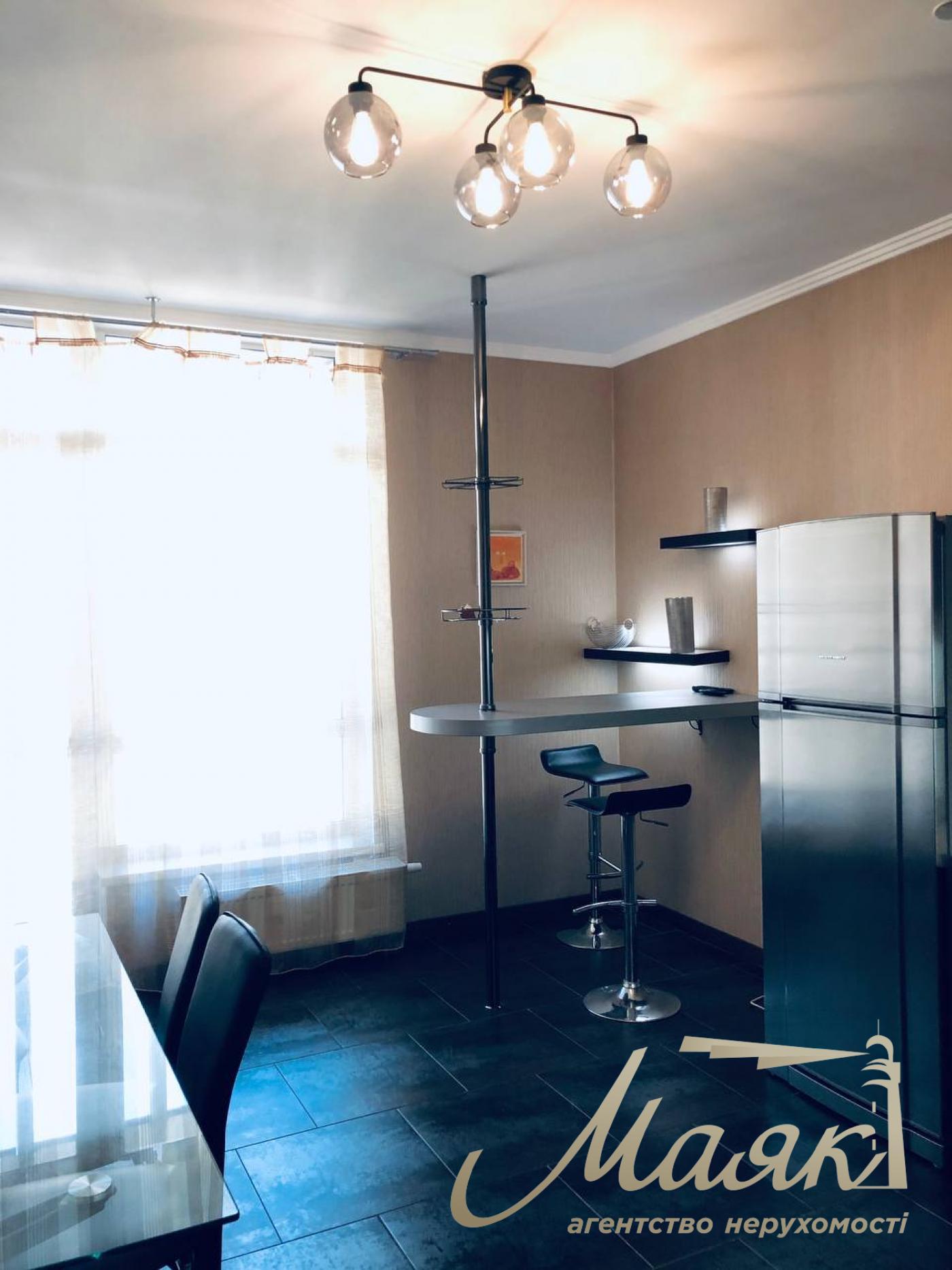 Rent 2-bedroom apartment 85m2 LCD Novopecherskie Lipki str. Andrey Verkhoglyada