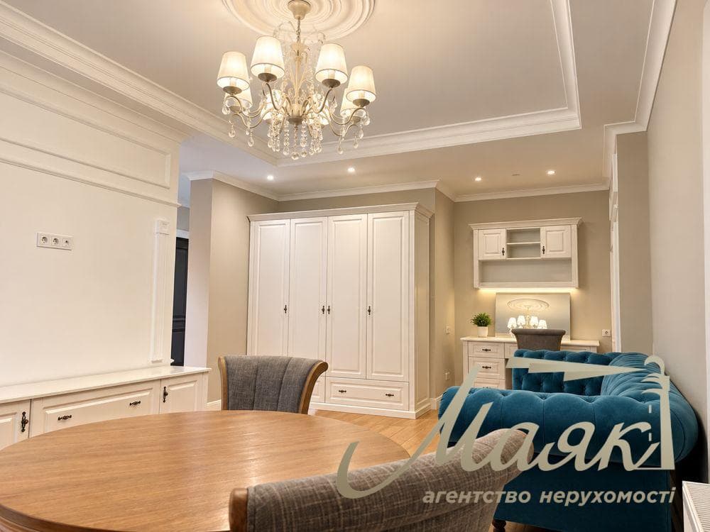 Rent a 64 m² designer 2-room apartment in the Dniprovskyi District