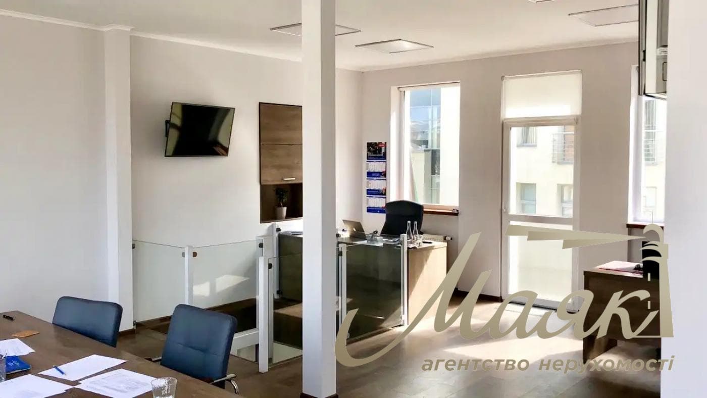 Оренда офісу площею 95 м² на вул. Борисоглібській, 15-В, Поділ.