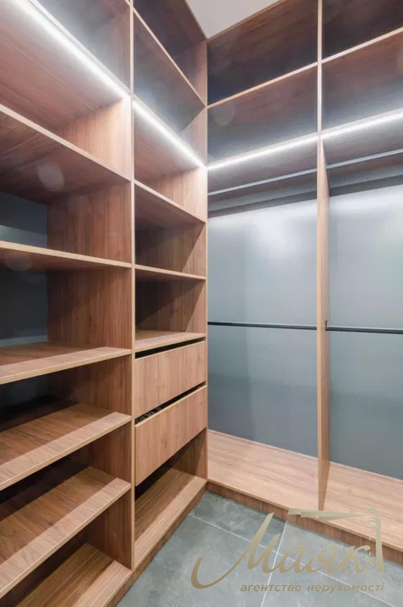 Продаж 2-кімнатної квартири в центрі Печерська, вул. Антоновича, 103