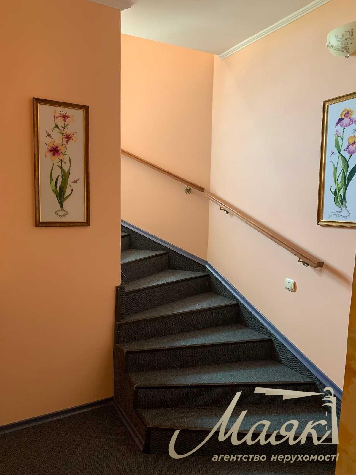 For sale house 238m2 in Kiev with. Chapaevka / Vita-Litovska, Goloseevsky r-n.