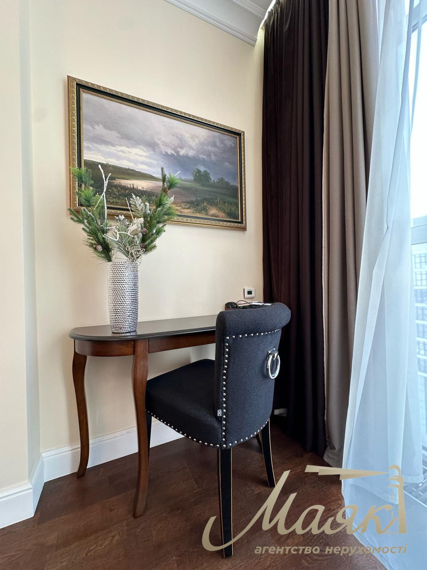 Sale of apartment 156m2 in residential complex Novopecherskie Lipki, Andreya Verkhoglyada st., Pechersk, Kyiv