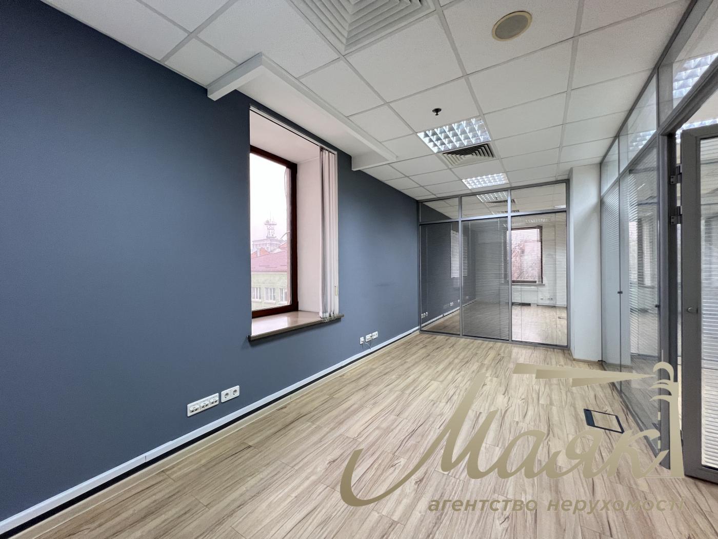 Оренда офісу 285 кв.м. в БЦ Леонардо вул.Богдана Хмельницького 52/17