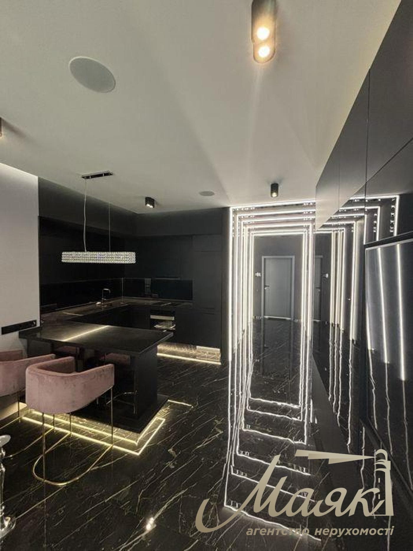 Продаж 2-кімнатної квартири у ЖК Royal Tower, 65 кв. м, Центр, вул. Саксаганського, 37К