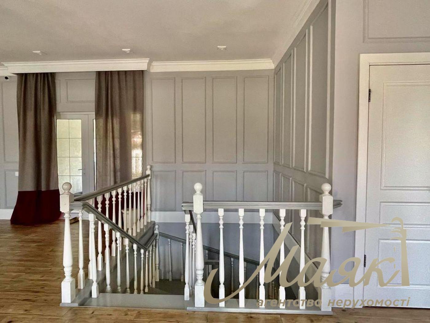 Продаж будинку (420м2) у Києво-Святошинському р-н, с. Гатне